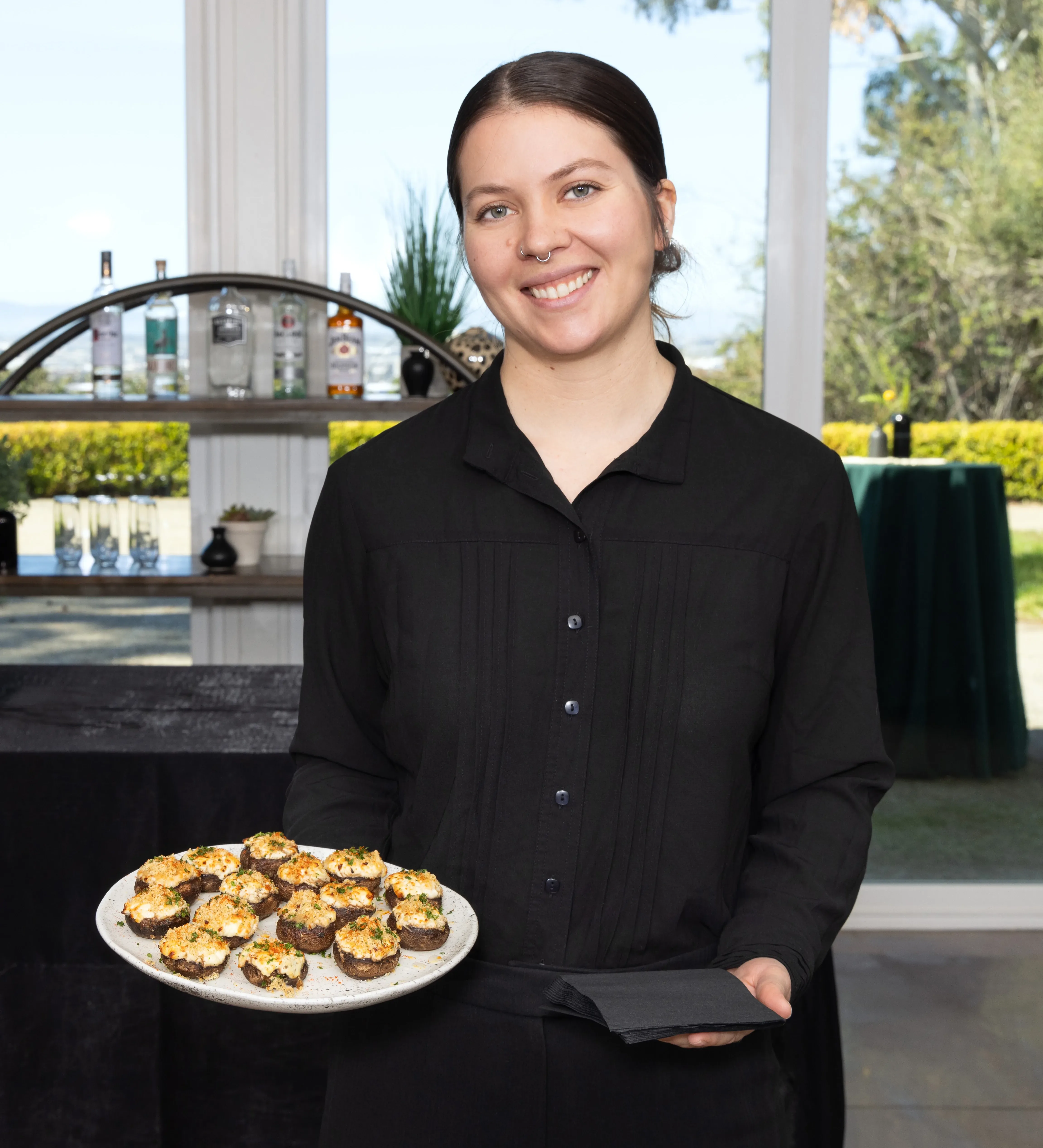 RET 5755 waitress cropped e1787611239739